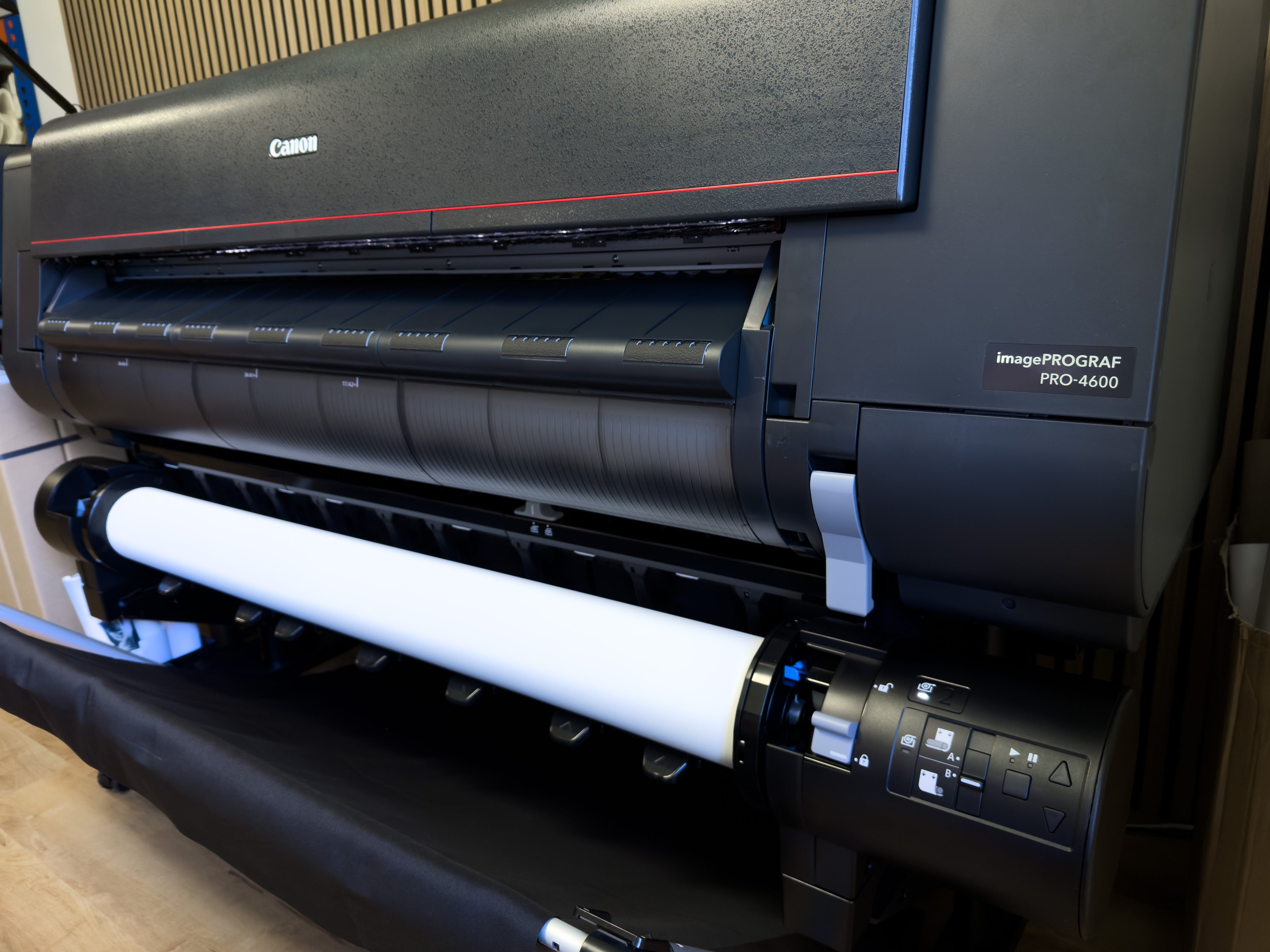 Demogerät: CANON imagePROGRAF Pro-4600  inkl. 2. Rolleneinheit RU-43, neue Tinten